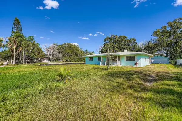 Oldsmar, FL 34677,421 SHORE DR E