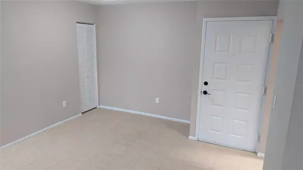 Tampa, FL 33613,14107 MOSSY GLEN LN #102