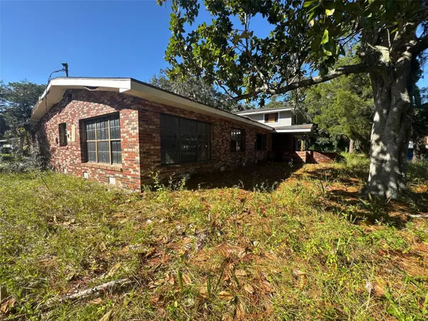 Crystal River, FL 34428,1106 NE 8TH AVE