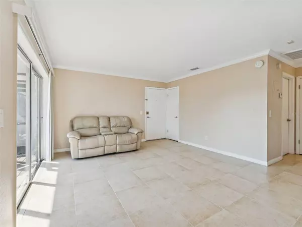 Tampa, FL 33618,13693 ORANGE SUNSET DR #203