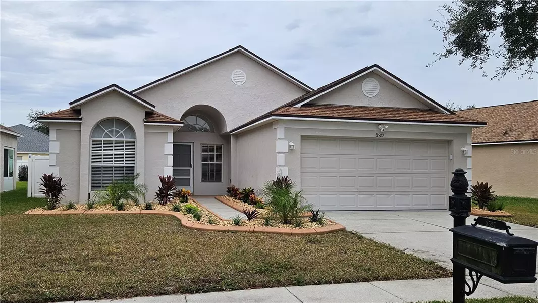 8527 CARRIAGE POINTE DR, Gibsonton, FL 33534