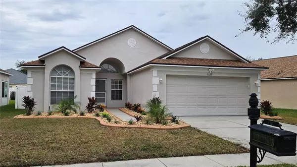 8527 CARRIAGE POINTE DR, Gibsonton, FL 33534