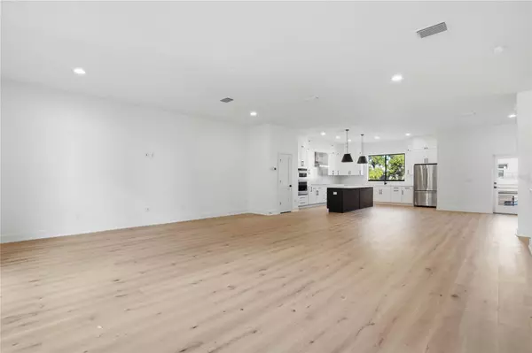 Tampa, FL 33609,3002 W PLATT #2