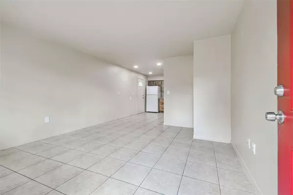 Tampa, FL 33612,923 E LOTUS AVE