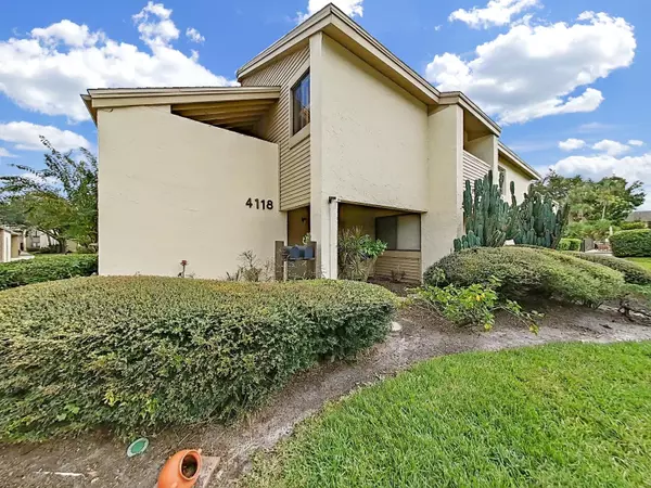 Tampa, FL 33618,4118 PINELAKE LN #102