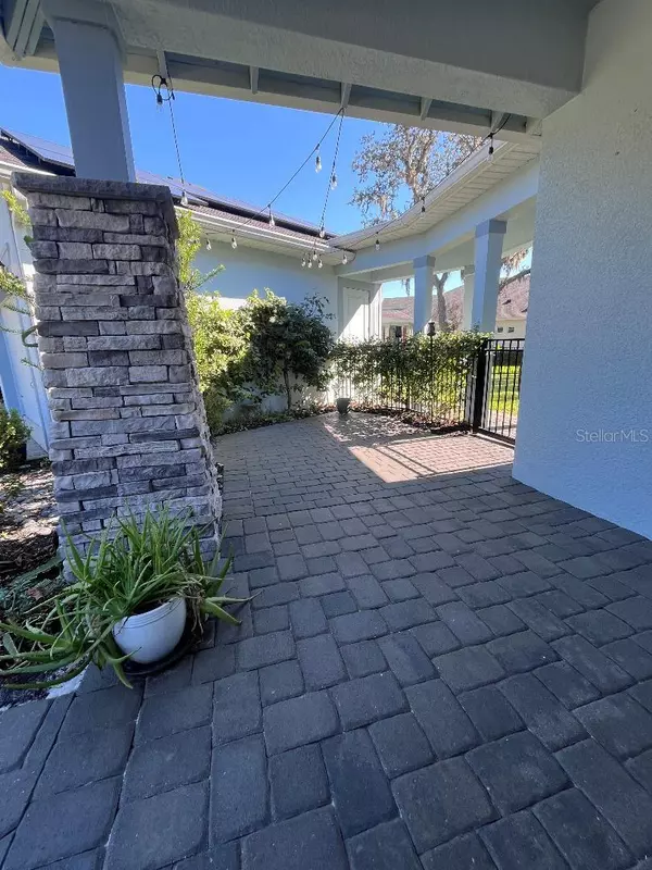 Lithia, FL 33547,5901 NATURE RIDGE LN