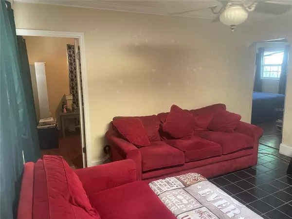 St Petersburg, FL 33714,2133 43RD AVE N