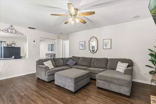 Valrico, FL 33596,2605 BERRYVINE PL