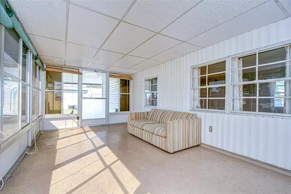 Zephyrhills, FL 33542,39153 HILLCREST DR