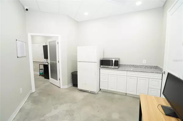 St Petersburg, FL 33713,2548 30TH AVE N