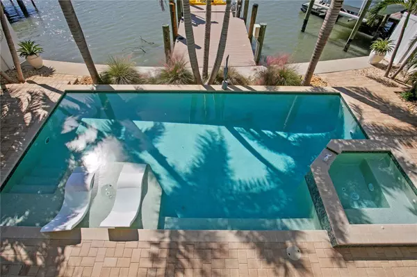 Gulfport, FL 33707,5954 SKIMMER POINT BLVD S