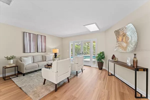 Tampa, FL 33613,1042 SYLVIA LN