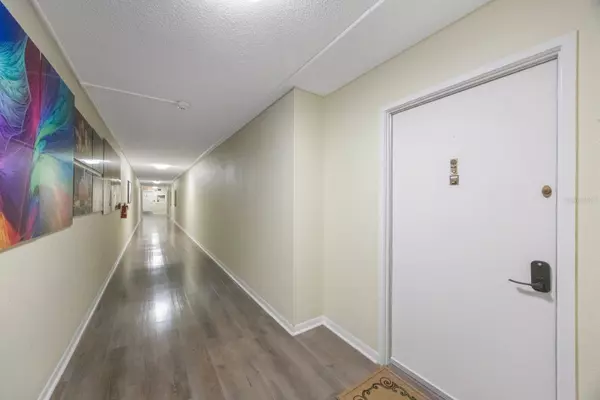 South Pasadena, FL 33707,7400 SUN ISLAND DR S #806