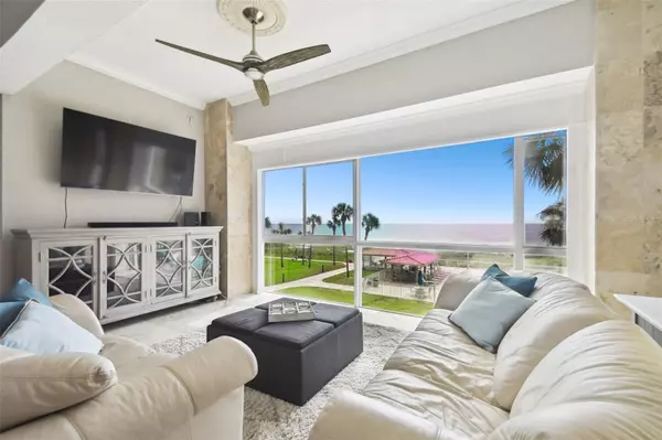 Clearwater Beach, FL 33767,880 MANDALAY AVE #CU15