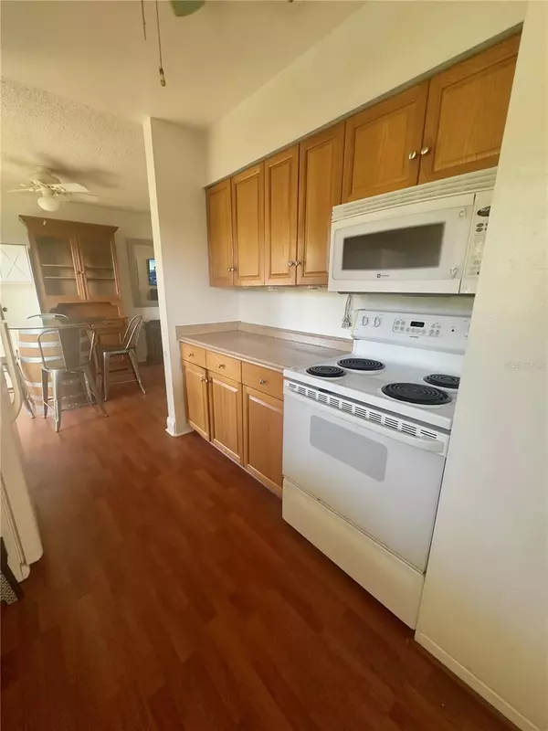 St Petersburg, FL 33705,3673 SEAROBIN DR SE