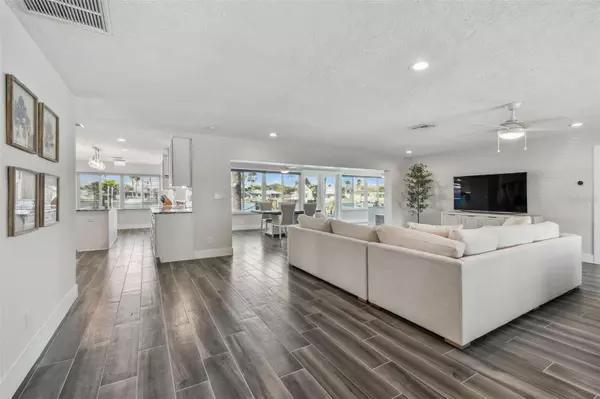 St Petersburg, FL 33711,1514 SEA GULL DR S