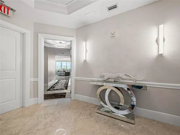 Tampa, FL 33602,450 KNIGHTS RUN AVE #702