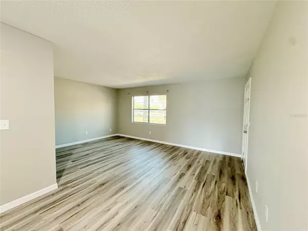 Tampa, FL 33615,9005 TUDOR DR #H105