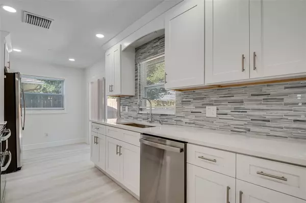 Oldsmar, FL 34677,1806 FOREST DR