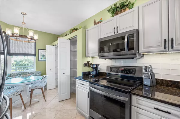 South Pasadena, FL 33707,7892 SAILBOAT KEY BLVD S #206