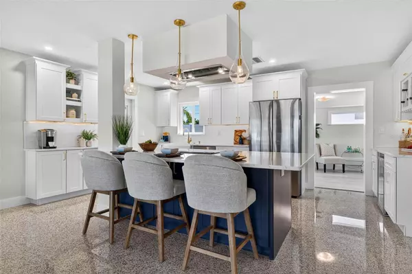 St Petersburg, FL 33703,4896 VENETIAN PL NE