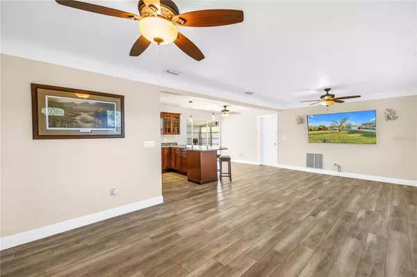 St Petersburg, FL 33710,6830 35TH AVE N