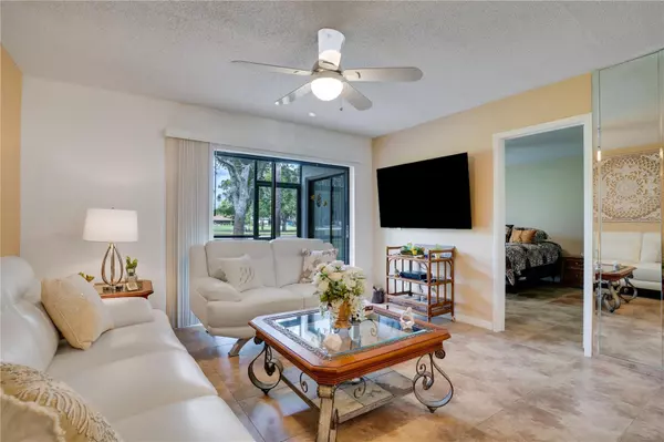 Oldsmar, FL 34677,117 E CYPRESS CT #117