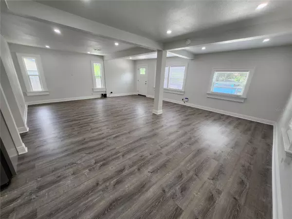 St Petersburg, FL 33714,3924 45TH AVE N