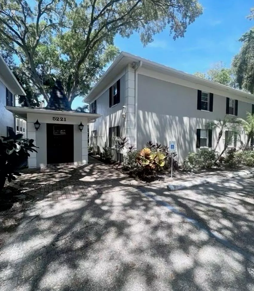 Tampa, FL 33611,5221 BAYSHORE BLVD #21