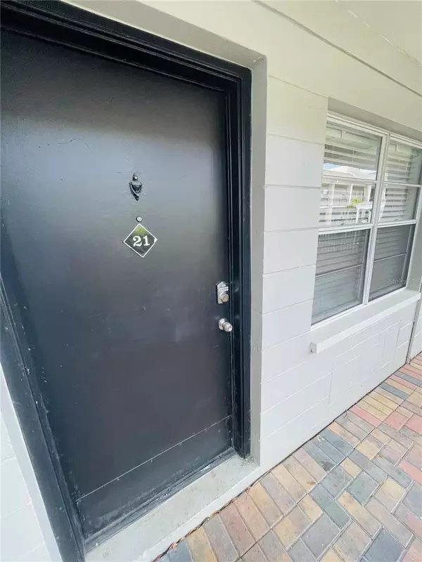 Tampa, FL 33611,5221 BAYSHORE BLVD #21