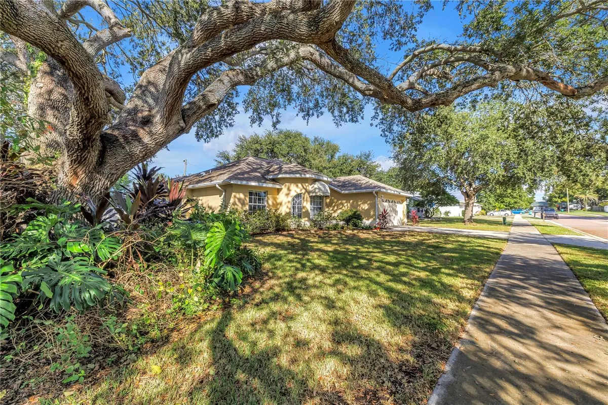 Dunedin, FL 34698,2056 BELLHURST DR