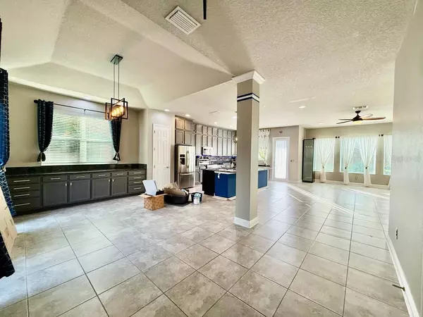 Apollo Beach, FL 33572,6414 SALT CREEK AVE