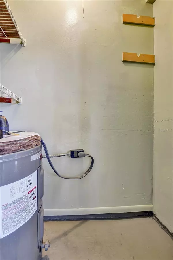 558 CAPISTRANO CT, Largo, FL 33771