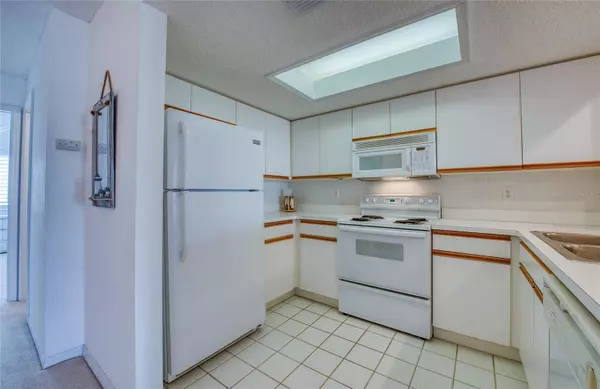 Tierra Verde, FL 33715,285 MADEIRA CIR