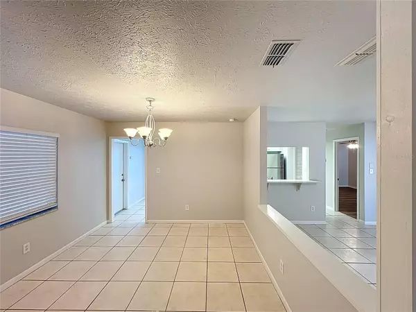 Tampa, FL 33624,5012 COUNTRY HILLS DR