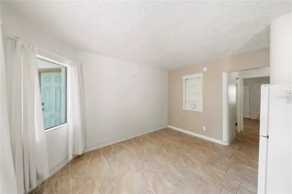 St Petersburg, FL 33701,901 3RD ST N #2