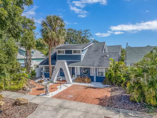 945 11TH ST N, St Petersburg, FL 33705