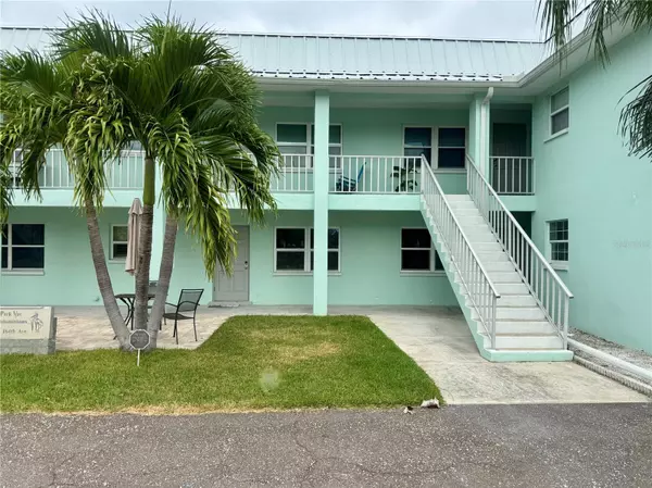 Redington Beach, FL 33708,10 164TH AVE #11