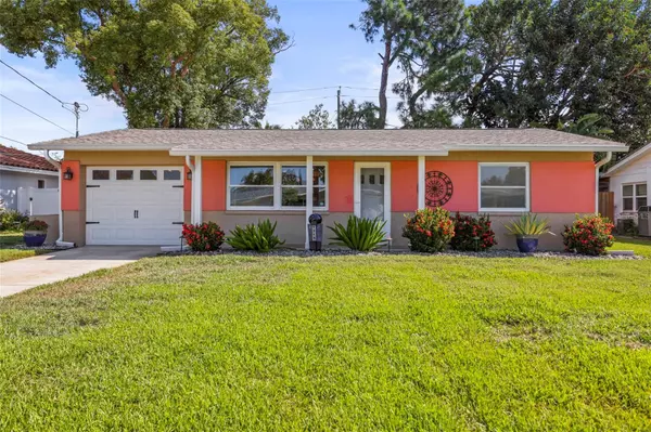 1215 LAZY LAKE RD E, Dunedin, FL 34698