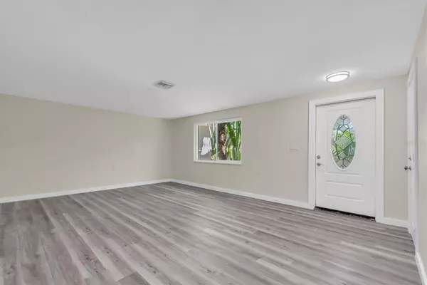 St Petersburg, FL 33703,5630 DENVER ST NE