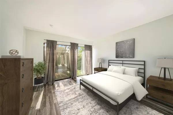 St Petersburg, FL 33716,895 N VILLAGE DR #107