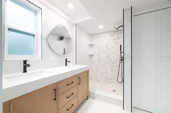 St Petersburg, FL 33703,1001 EDEN ISLE BLVD NE #3