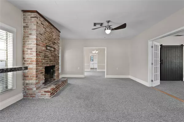 Tampa, FL 33604,303 E PARIS ST