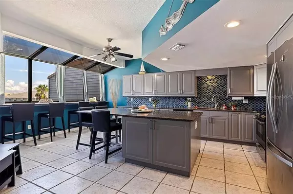 Tierra Verde, FL 33715,557 PINELLAS BAYWAY #222