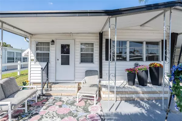 Zephyrhills, FL 33542,37321 SANDRA AVE