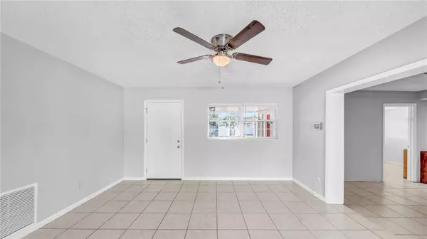 St Petersburg, FL 33702,7515 17TH LN N