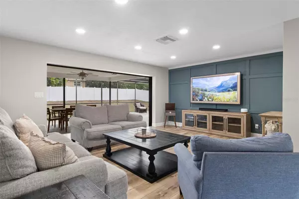 Palm Harbor, FL 34683,715 SANDY HOOK RD