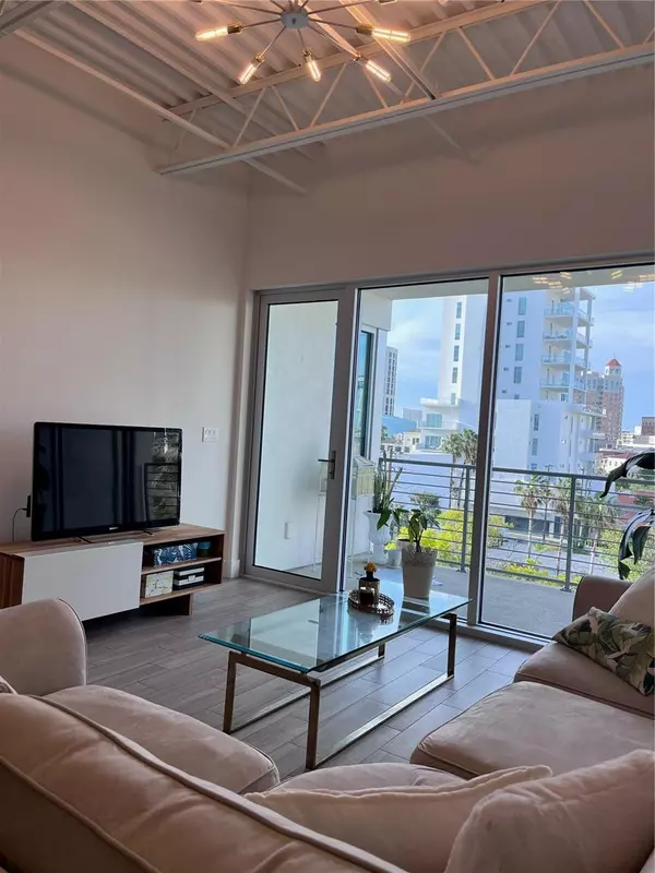 Sarasota, FL 34236,332 COCOANUT ST #507