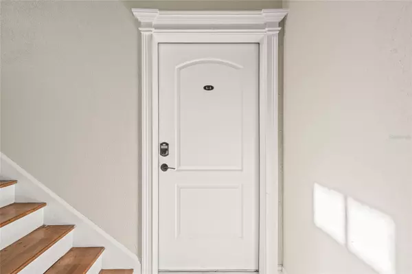 Tampa, FL 33606,2117 W DEKLE #L-2