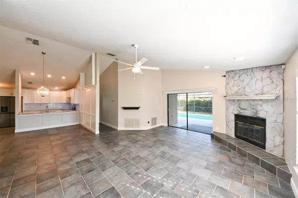 Tampa, FL 33624,14515 CLIFTY CT